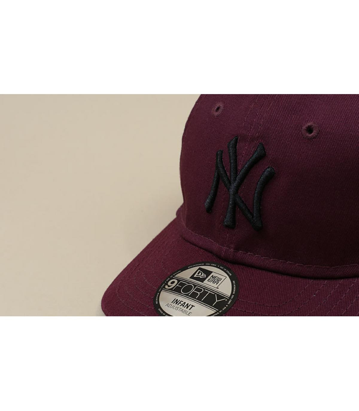 NY bordeaux baby muts